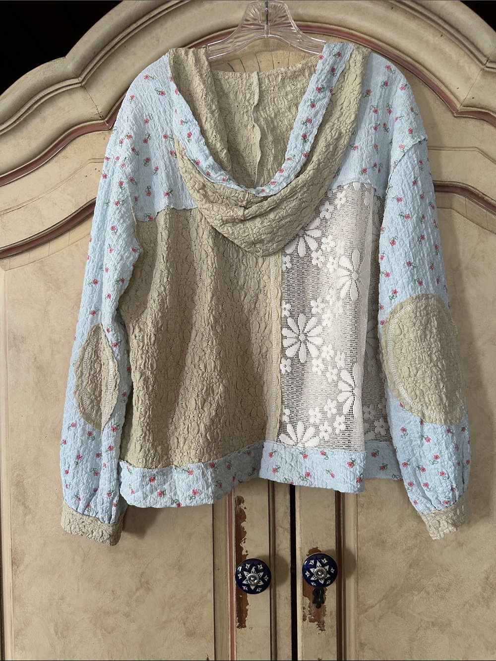 POL Textured Floral and Lace Jacket in Powder Blue size Small - Picture 6 of 6